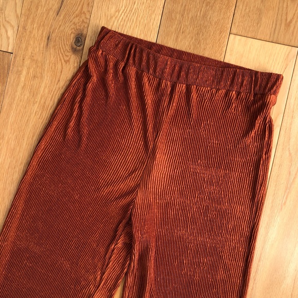 All in Favor Pants - All in Favor Satin Crinkle Pants Rust Size Small
